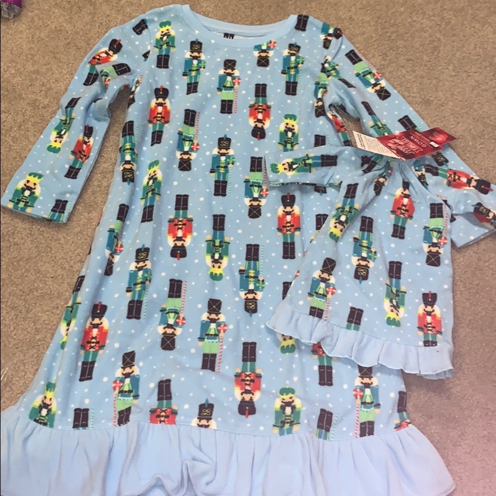 Fleece nutcracker nightgown w/ matching doll gown